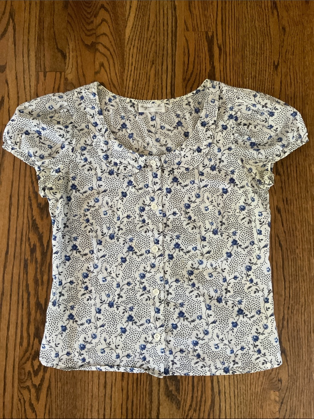 Vintage Agnes b. White Scoop Neck Floral Blouse-Cap Sleeve